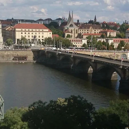On The River Bank Апартаменты Прага
